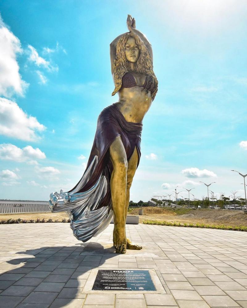 Instagram - Estatua de Shakira