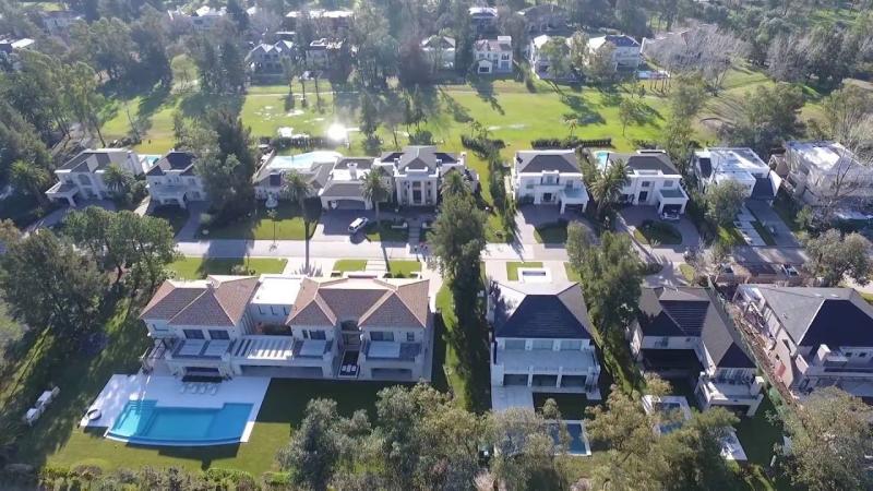 Así Saint Thomas, un exclusivo barrio de Canning en el que podría vivir Arturo Vidal / Captura