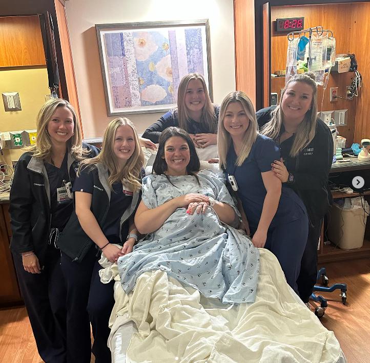 Instagram @doublehatchlings - Mujer da a luz a mellizas en úteros distintos