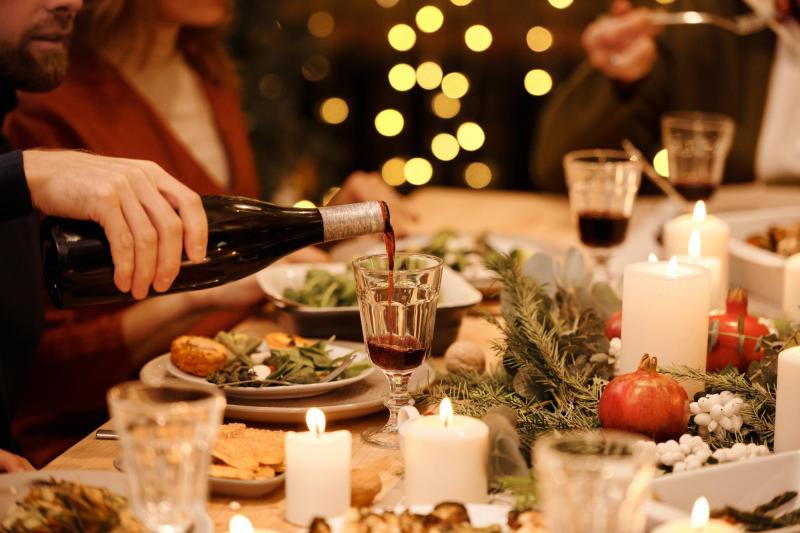 Pexels - El tiempo en Navidad "¿Mesa afuera o adentro?"