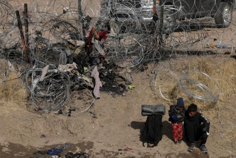 AFP - Hombres armados secuestran a 31 migrantes en el norte de México cerca de EEUU