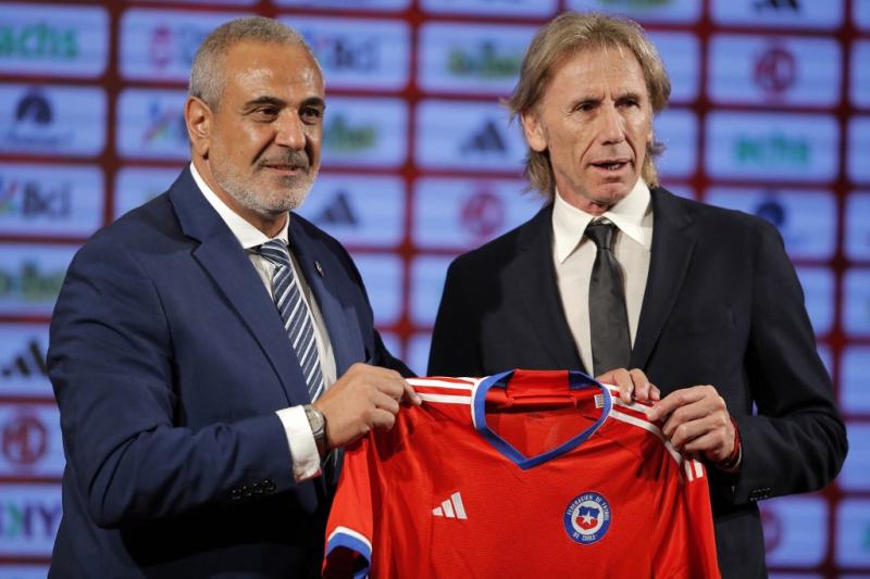 afp - Gareca asume las riendas de un Chile que "anhela" volver a un Mundial