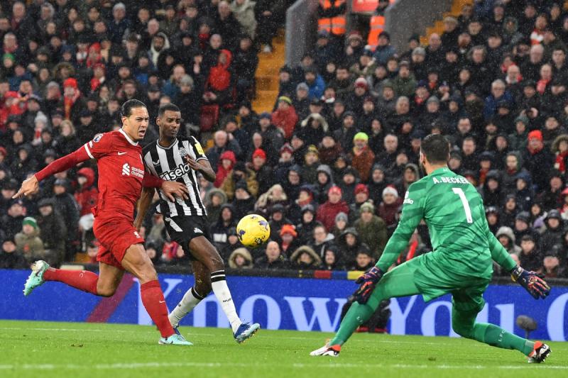 AFP - Liverpool gana al Newcastle en un partidazo y es líder de la Premier