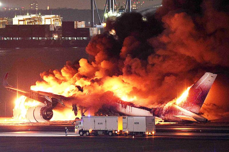 Accidente en aeropuerto de Japón