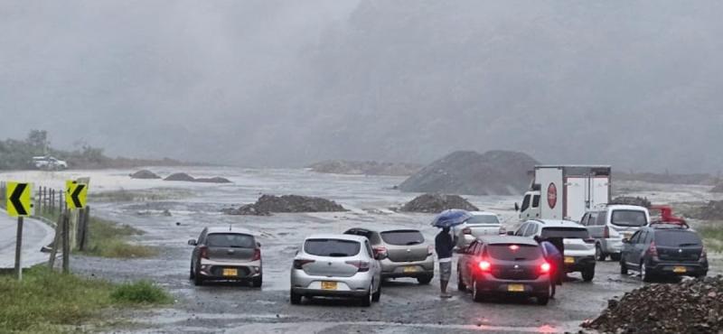 Aumenta a 23 el número de muertos por alud de tierra en Colombia