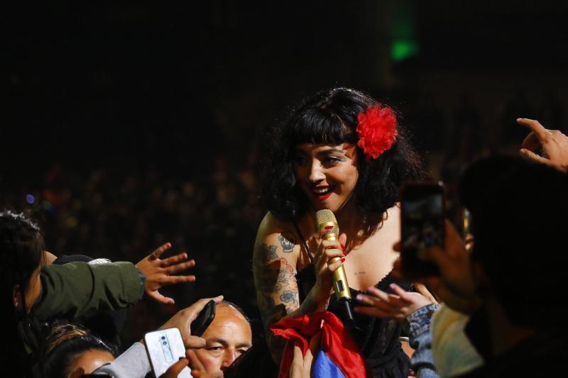 Agencia Uno - Referencial de Mon Laferte.