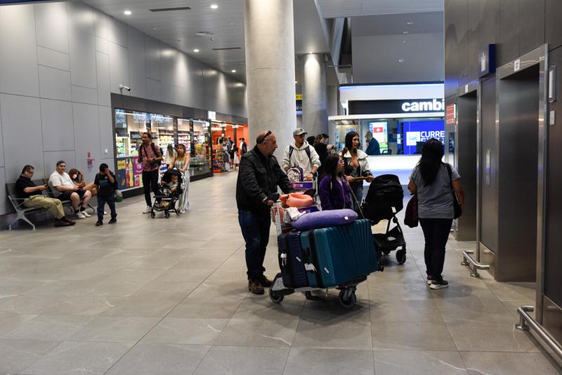 Los pasajes aéreos han bajado de precio - Agencia Uno