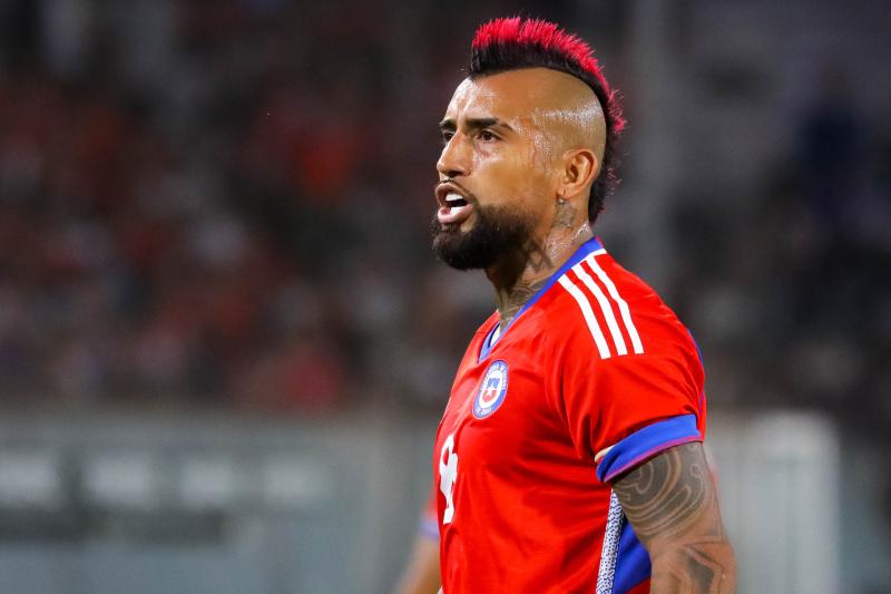 Arturo Vidal (36) estaría dudando entre América de Cali y Colo Colo / Agencia UNO