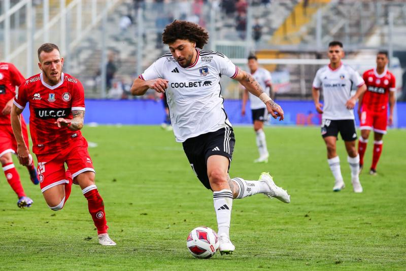 Maxi Falcón podría dejar Colo Colo - Crédito: Agencia Uno.