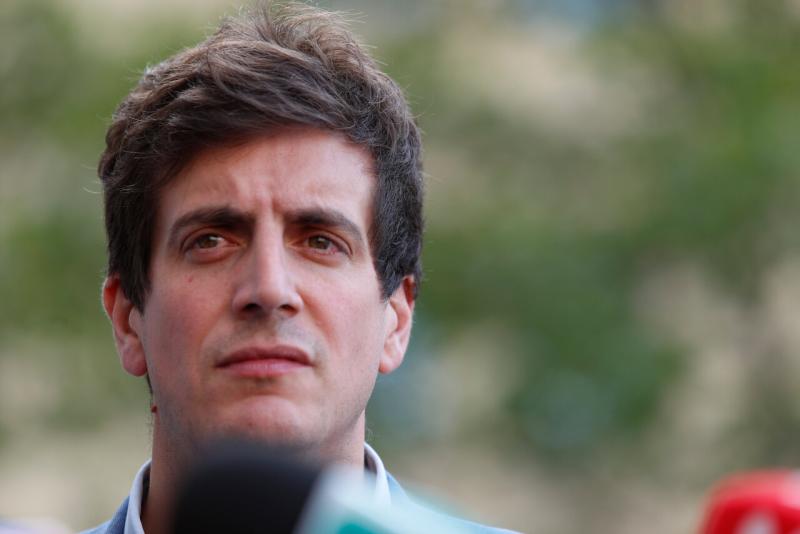 Diego Schalper: "Presidente Boric tiene que suspender sus vacaciones y revocar todas las pensiones de gracia"