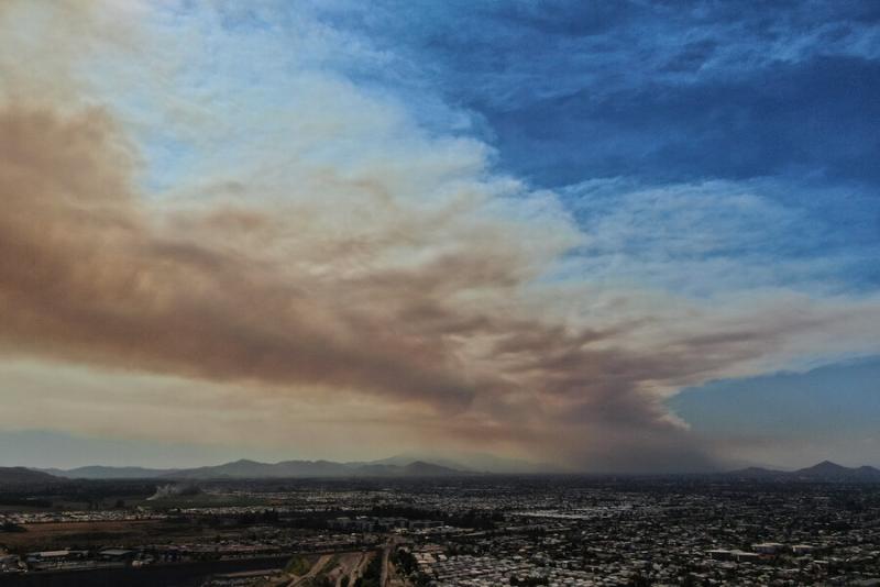 Agencia Uno - Humo de incendio en Santiago (Archivo)