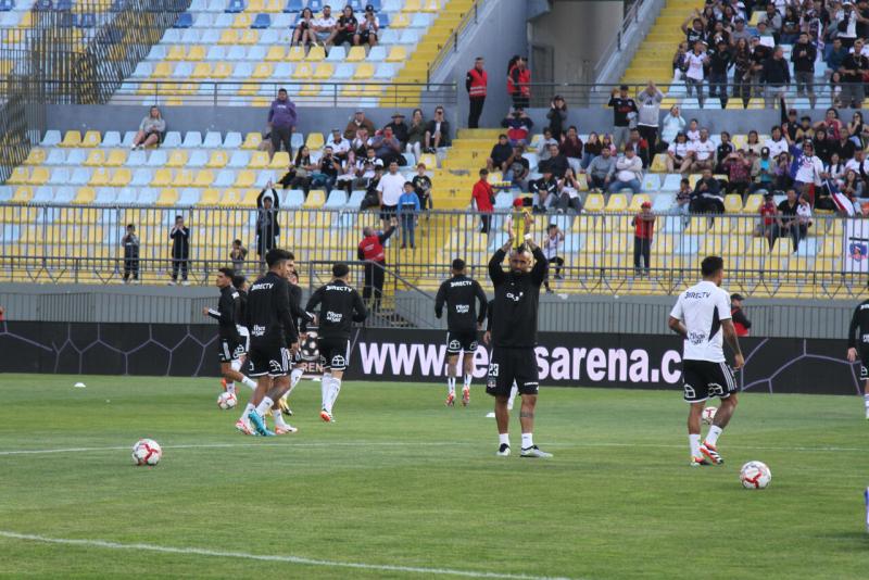 Agencia Uno - De la mano de sus hijos: Así fue el regreso de Arturo Vidal al Colo Colo tras 17 años