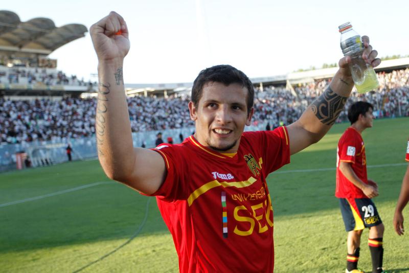 Emiliano Vecchio se aproxima a Unión Española - Crédito: Agencia Uno.