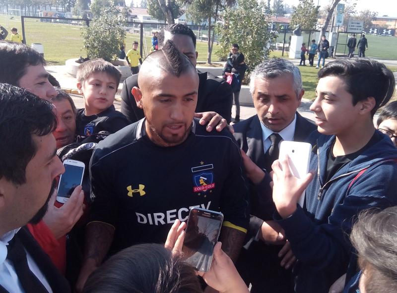 Arturo Vidal advierte que no viene a retirarse en caso de fichar por Colo Colo. Imagen: Agencia Uno.