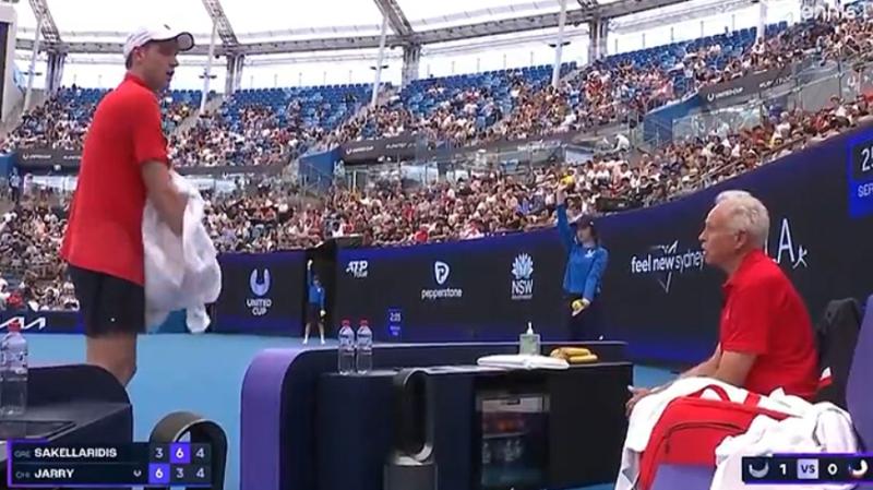 Nicolás Jarry tuvo duro cruce con Jaime Fillol en la United Cup - Crédito: Captura.