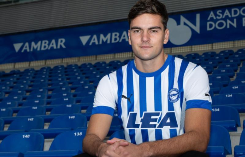 Sebastián Pino está en Alavés B - Crédito: @alaves