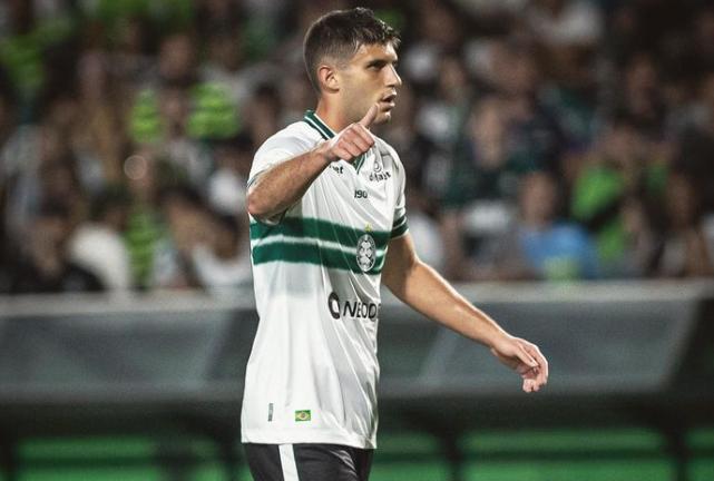 Benjamín Kuscevic se acerca a la UC - Crédito: @benjakuscevic13