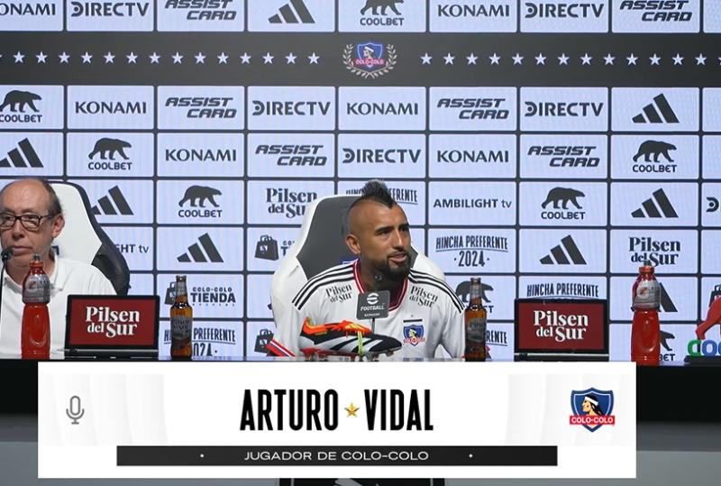 Así fue la presentación de Arturo Vidal en Colo Colo / Oficial
