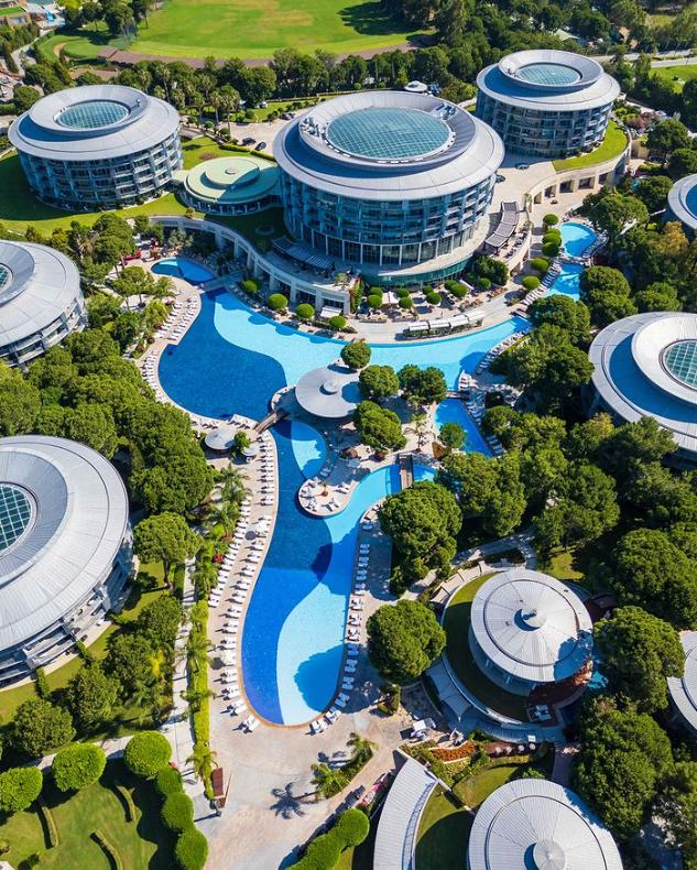 Así es el lujoso hotel en el que se hospeda Jordhy Thompson en Turquía. (@calistahotel)