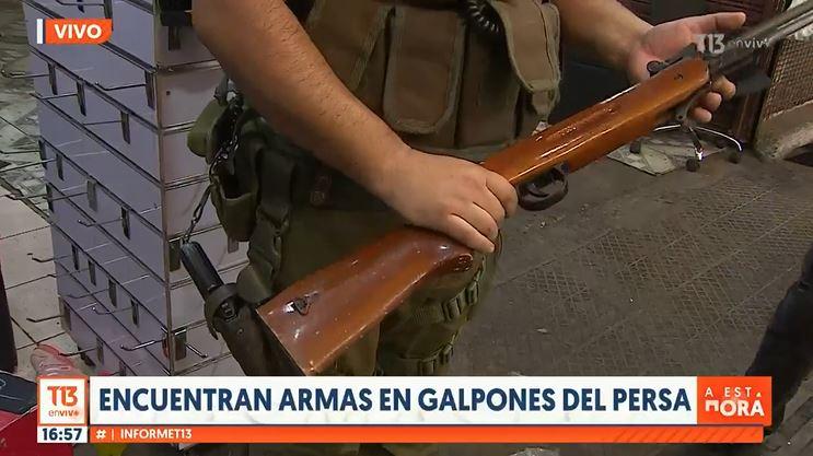 Agencia Uno - Lluvias en SantiagoT13 - Incautan escopeta en fiscalización en Barrio Franklin