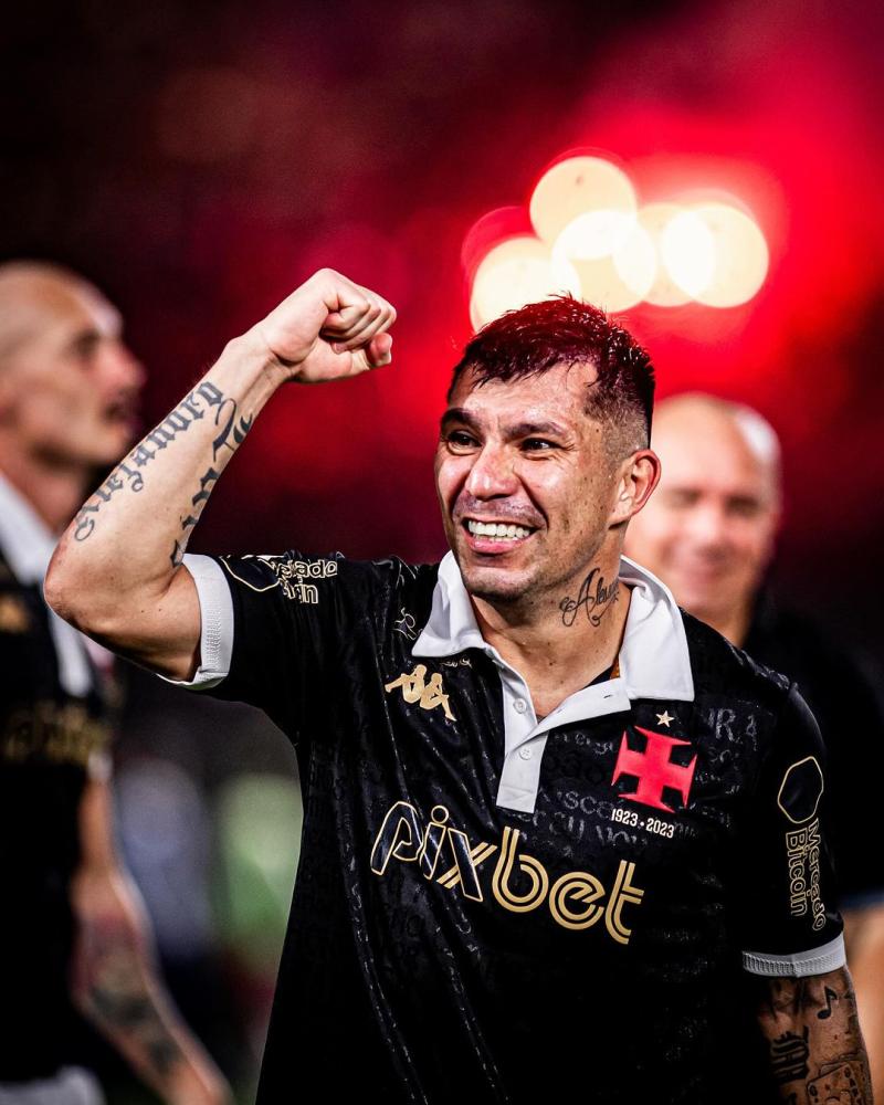 Gary Medel llegó a Vasco da Gama el julio de 2023 y logró salvar al equipo del descenso / Instagram