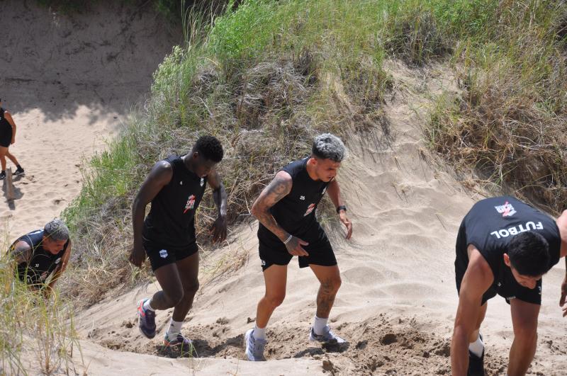 Deportivo Riestra está bajo una extrema pretemporada. / Foto: @prensariestra