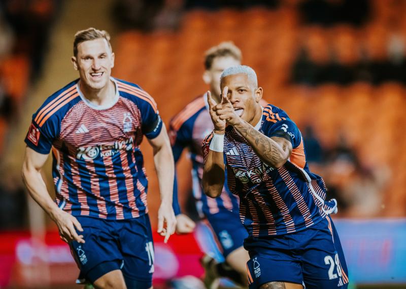 Nottingham Forest y Everton son los clubes de la Premier League que arriesgan un duro castigo / Twitter