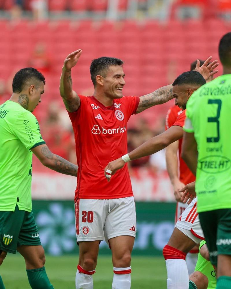 Charles Aránguiz anotó su primer gol por Internacional en su retorno a Porto Alegre. Imagen: Instagram.