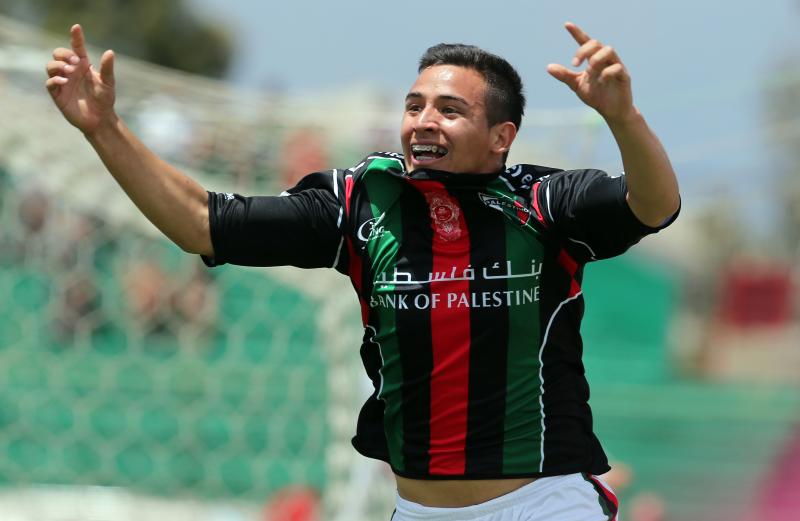 Matías Ramírez, ex joya chilena que Udinese fichó con 15 años. El jugador aconseja a Damián Pizarro / Photosport