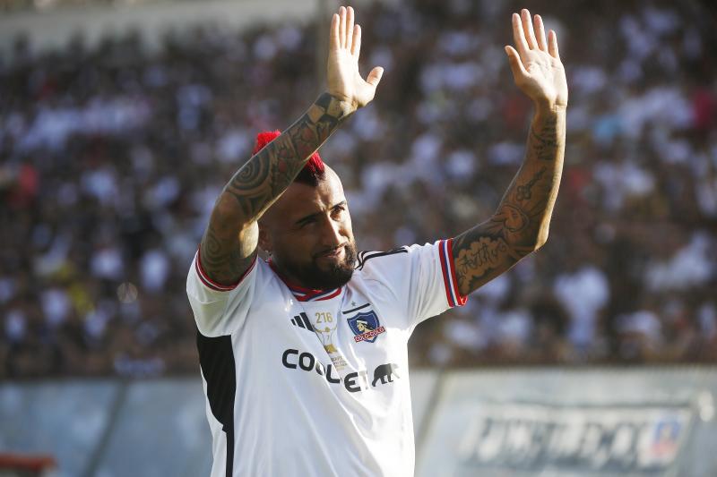 Arturo Vidal sigue sin lograr su anhelado retorno a Colo Colo. / Photosport