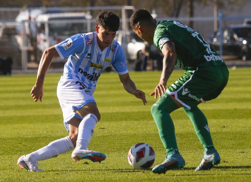 Simón Contreras dejó U de Chile y ahora jugará en O'Higgins - Crédito: Photosport
