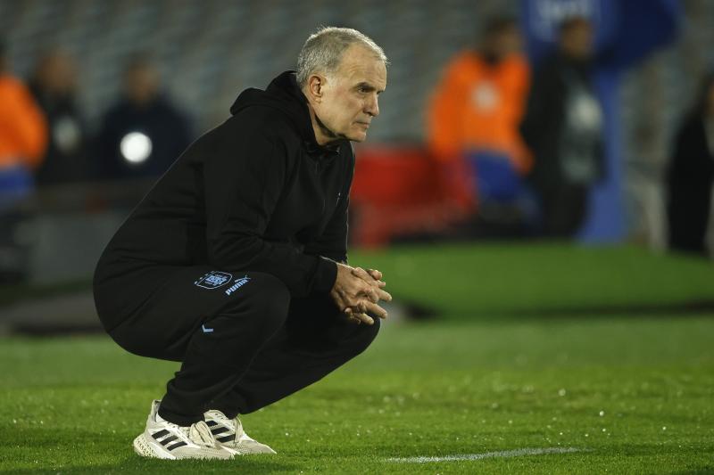 Marcelo Bielsa se llena de críticas por su trabajo en la Sub 23 de Uruguay / Photosport