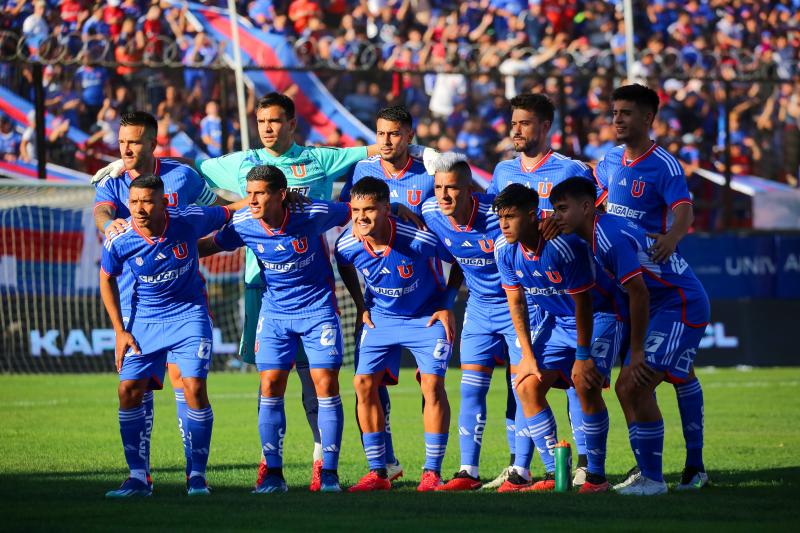 La formación titular de la U de Chile ante Unión Española - Créditos: Photosport