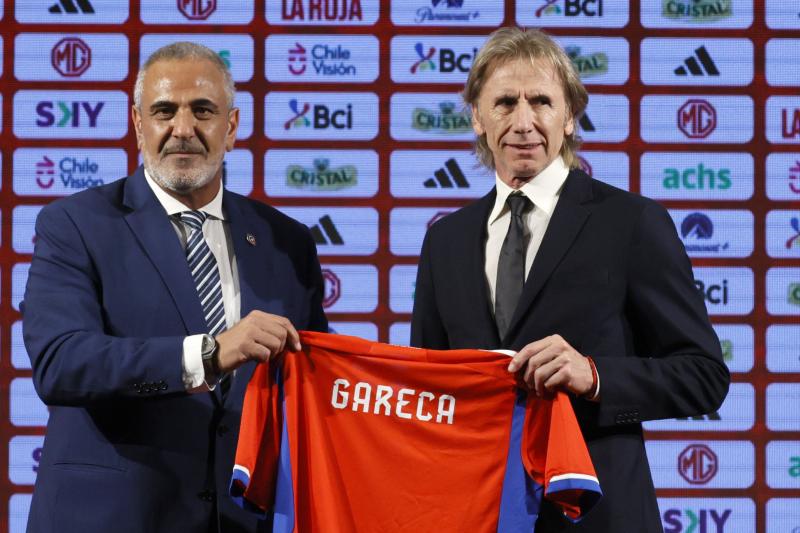 Ricardo Gareca tendrá su debut con la Roja ante Francia / Photosport