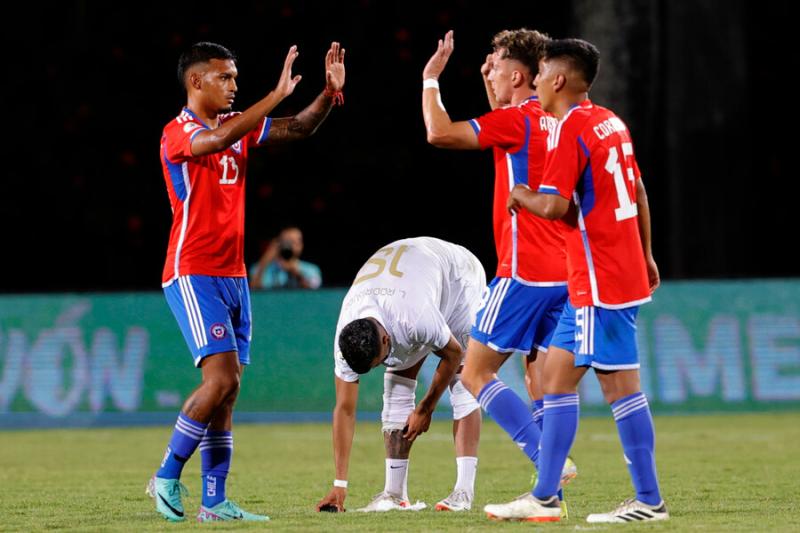 La Roja Sub 23 busca un triunfo ante Argentina - Crédito: Photosport.
