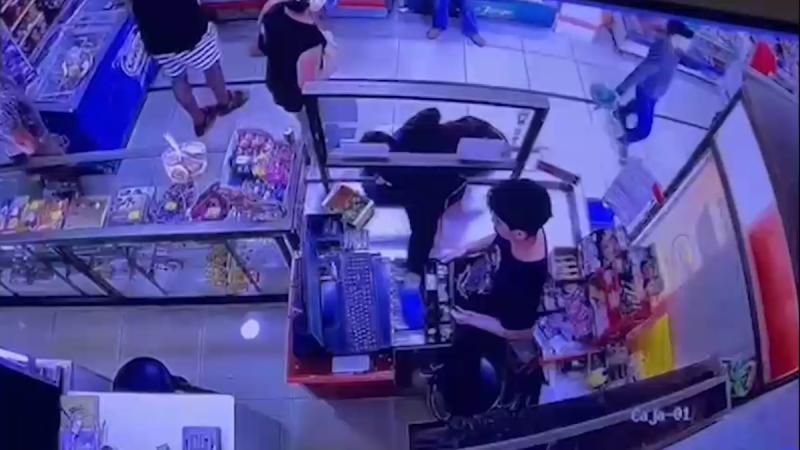 Gentileza - Asalto a mano armada en panadería de Victoria