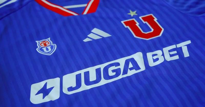 Esta es la camiseta de la U de Chile con su nuevo auspiciador / Oficial