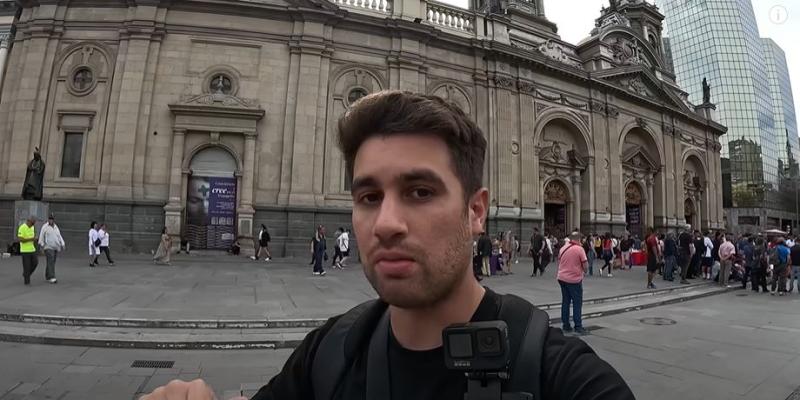 Youtube Los Viajes de Nico Villa - Argentino reaccionó a la Plaza de Armas