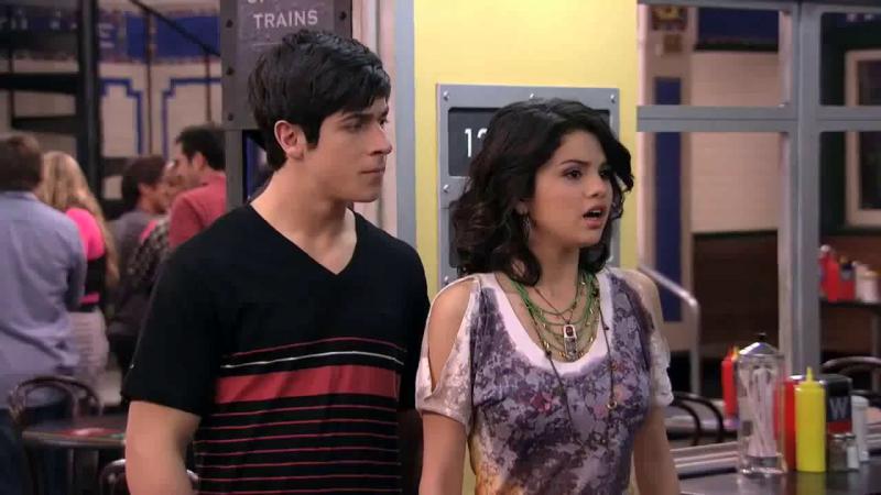Captura - Selena Gómez y David Hnery" en "Los Hechiceros de Waverly Place".