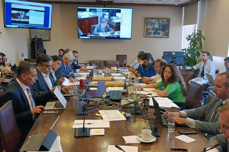 Agencia Uno - Comisión de Hacienda vota reforma de pensiones