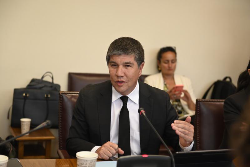 Agencia Uno - Desbordes respalda a subsecretario Monsalve