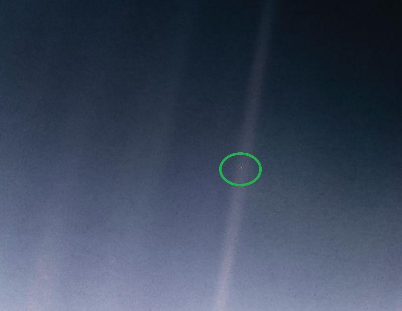 Fotografía de la Tierra capturada por la sonda Voyager 1