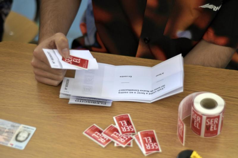 Agencia Uno - Vocal de mesa en el Plebiscito Constitucional