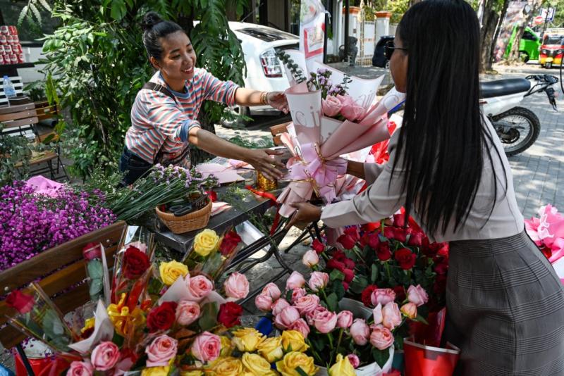 afp - Camboya insta a sus jóvenes a no "perder la dignidad" por San Valentín