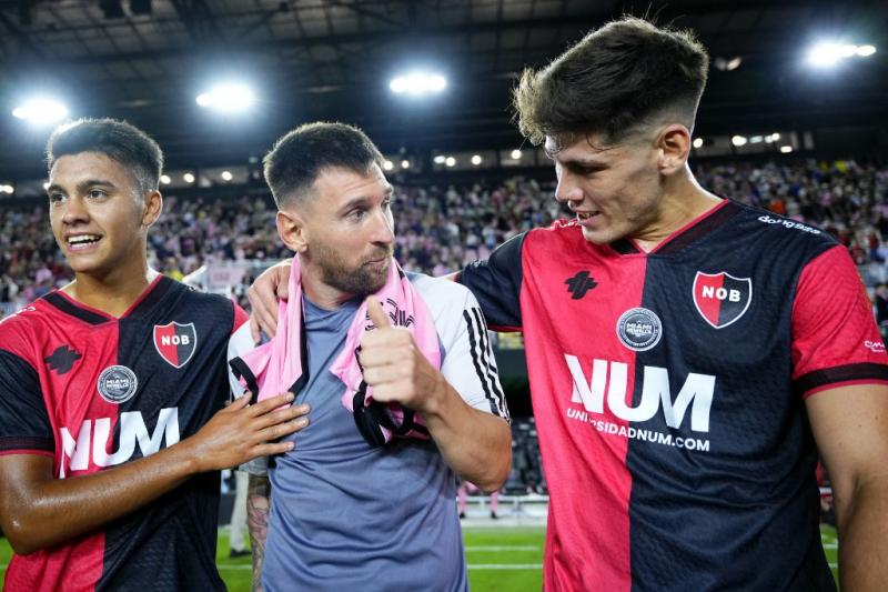 afp - El Inter Miami empata 1-1 con Newell's en un amistoso emotivo para Messi