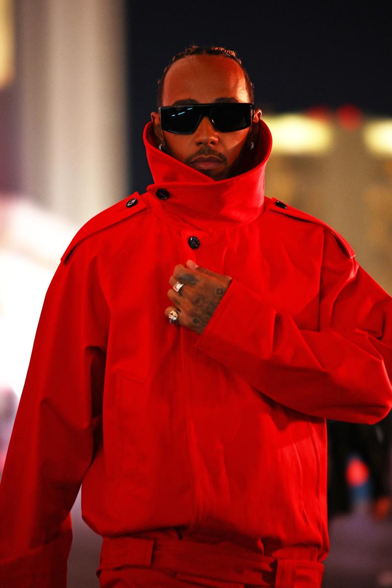 Lewis Hamilton quiere cumplir su sueño de niño de vestir de rojo - AFP