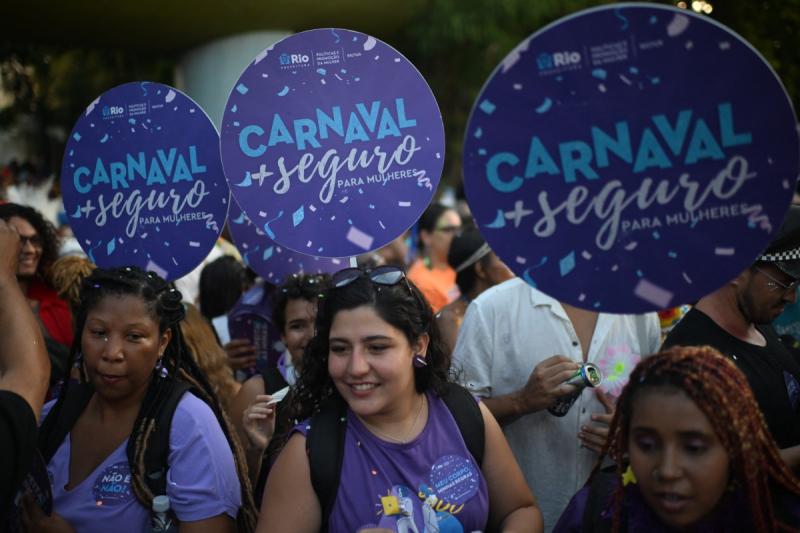 Fiesta sí, toqueteos no: el carnaval de Rio quiere proteger a las mujeres