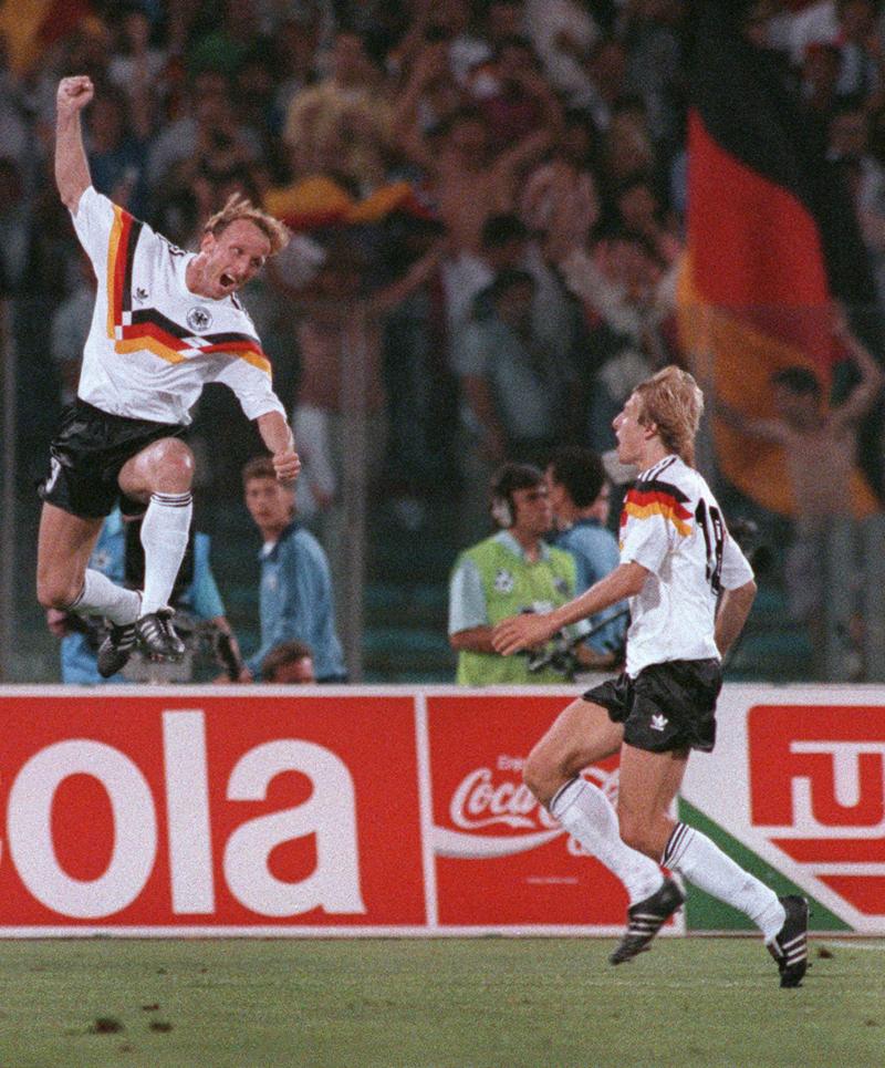 Andreas Brehme convirtió el penal decisivo en la final del Mundial de 1990. / AFP
