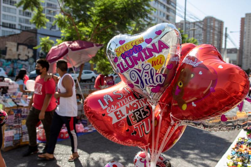 agencia UNO - San Valentín: sube precio de flores, chocolates y comida fuera del hogar
