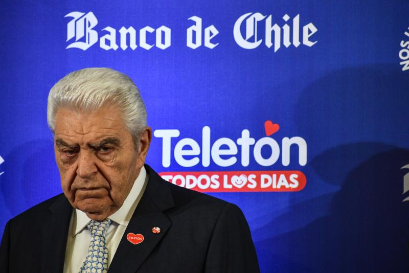 agencia UNO - "Vocación de servicio público": Don Francisco despide a Sebastián Piñera
